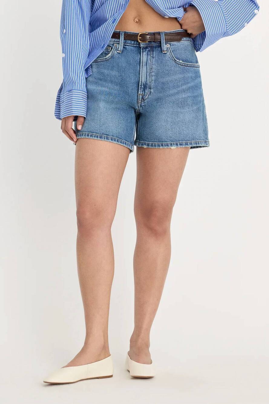 NEW GOOD AMERICAN good everyday jean shorts in medium blue